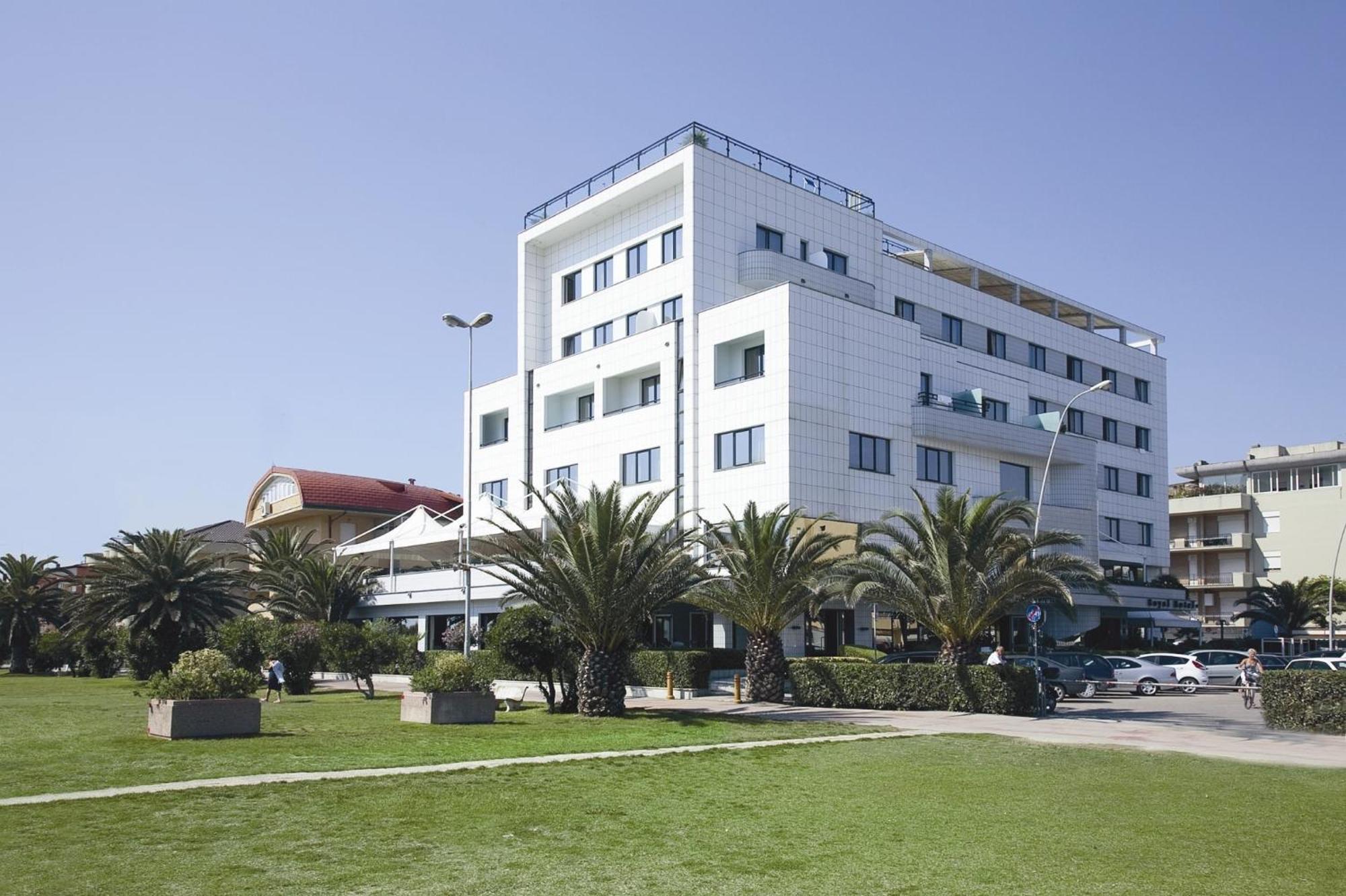 Hotel Royal Fermo Exterior foto