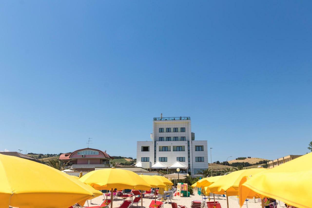 Hotel Royal Fermo Exterior foto