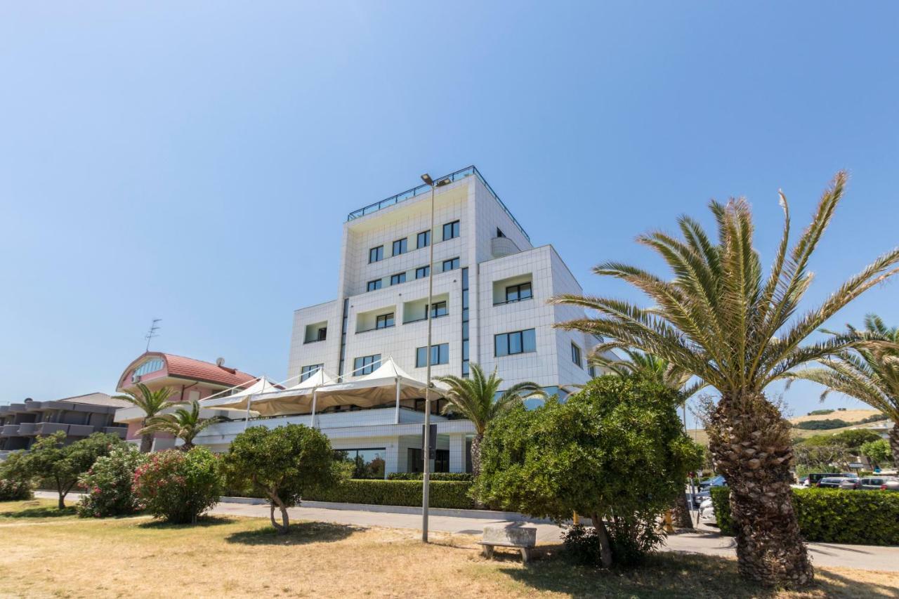 Hotel Royal Fermo Exterior foto